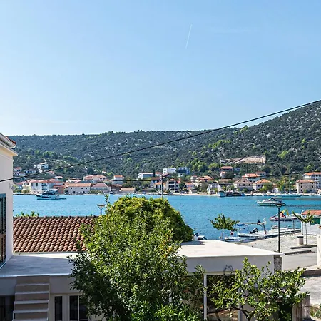 Amazing Home In Vinisce With Wifi *