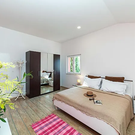 Σπίτι διακοπών Amazing Home In Vinisce With Wifi Vinišće