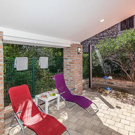 Amazing Home In Vinisce With Wifi
